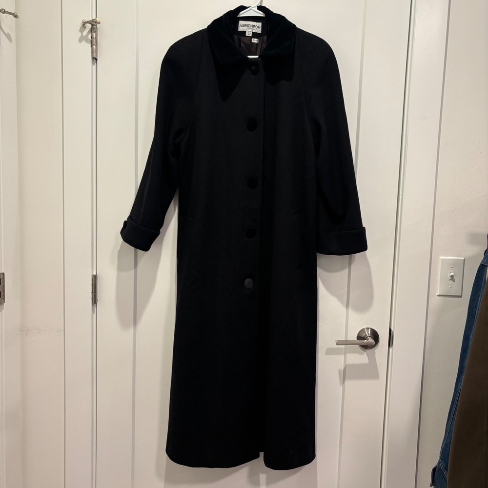 Albert Nipon Boutique Vintage Black Wool Coat Velvet Collar Size 10 Made in USA